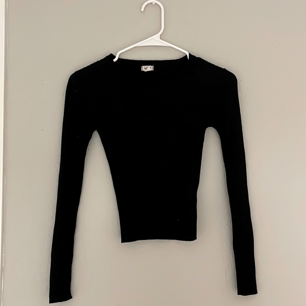 Stretchy black sweater top
